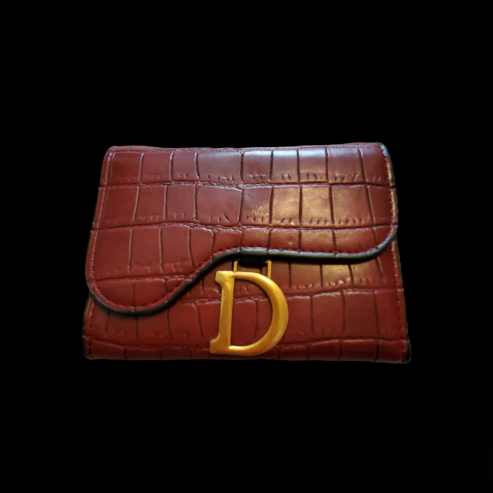 Faux croc leather letter d charm wallet - Picture 1 of 5